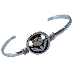 Alternative view of Pulsera